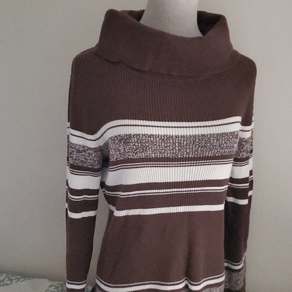 Design Assets Vintage Sweater Size Medium - Picture 2 of 5